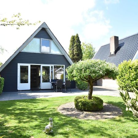 Balmy Holiday Home In Tuitjenhorn With Fenced Garden Exteriör bild