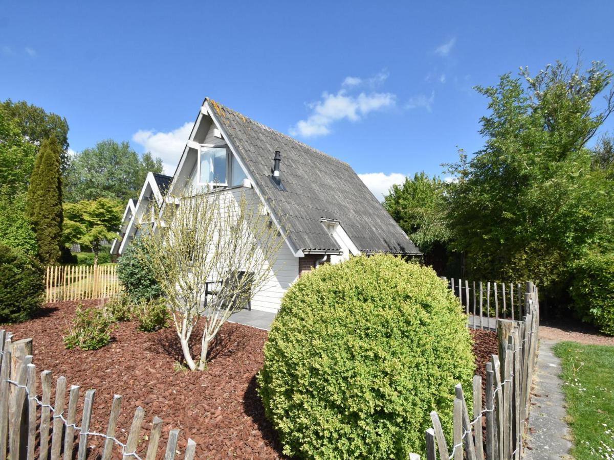 Balmy Holiday Home In Tuitjenhorn With Fenced Garden Exteriör bild