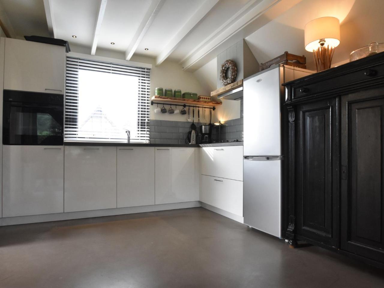 Balmy Holiday Home In Tuitjenhorn With Fenced Garden Exteriör bild