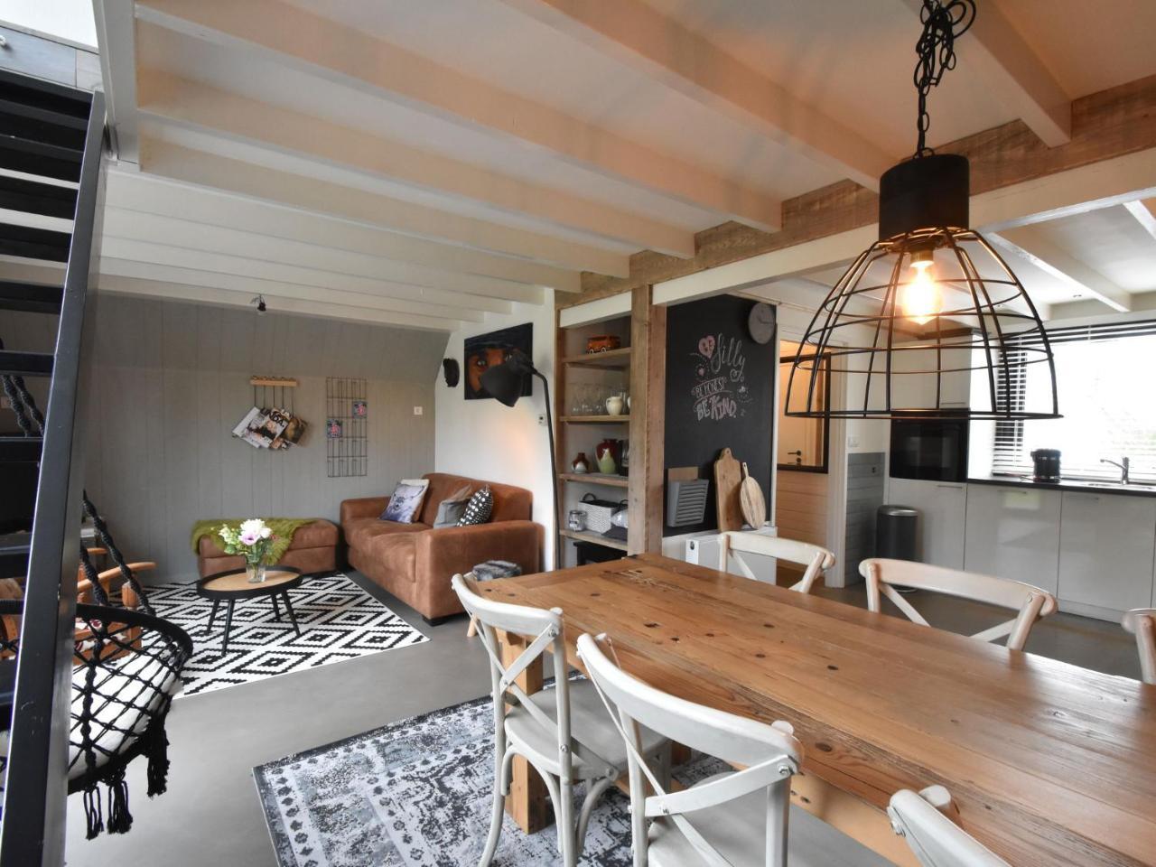 Balmy Holiday Home In Tuitjenhorn With Fenced Garden Exteriör bild