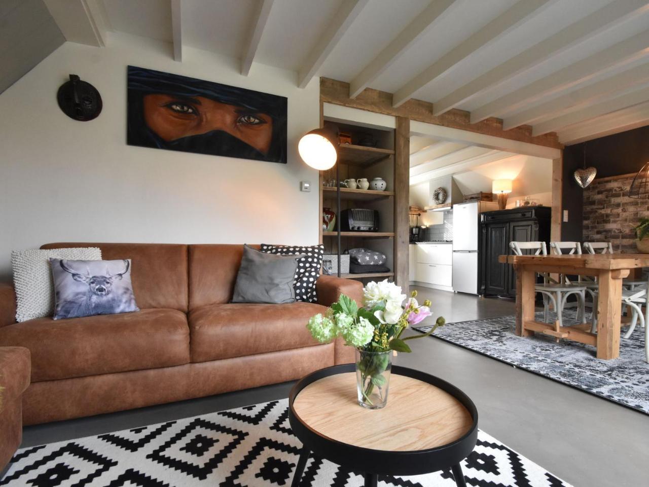 Balmy Holiday Home In Tuitjenhorn With Fenced Garden Exteriör bild