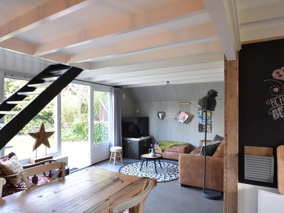 Balmy Holiday Home In Tuitjenhorn With Fenced Garden Exteriör bild